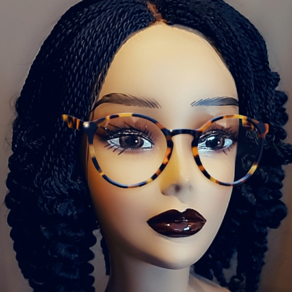 Wig - Picture 1 of 2